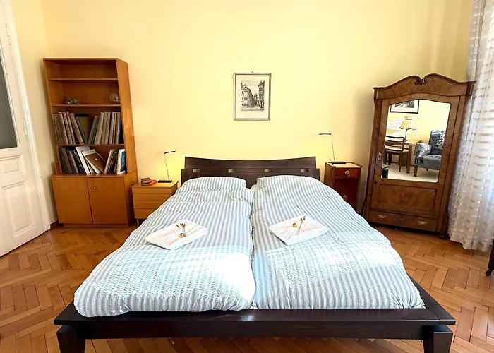 Classic Flat Near Hofburg With Elevator * Βιέννη