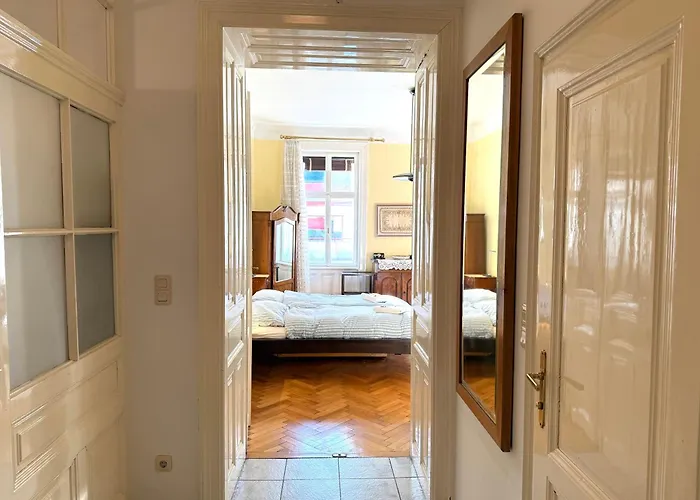 Classic Flat Near Hofburg With Elevator Διαμέρισμα Βιέννη